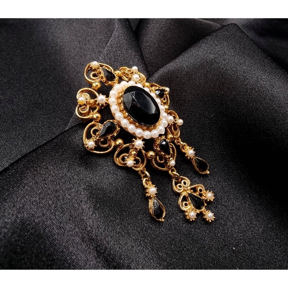 Vintage 1960s FLORENZA Signed Gold-Tone Victorian Brooch